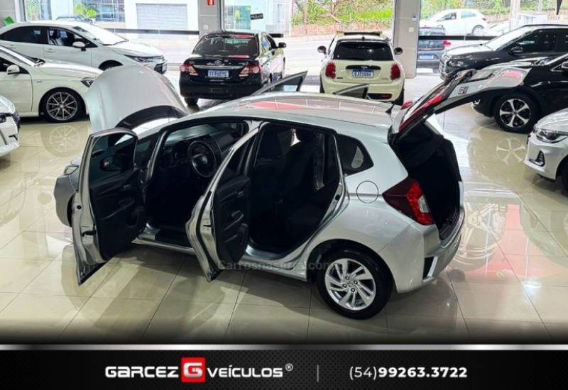 HONDA - FIT - 2015/2015 - Prata - R$ 65.900,00