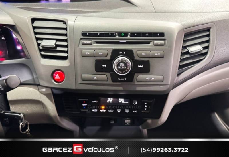 HONDA - CIVIC - 2013/2014 - Prata - R$ 74.900,00