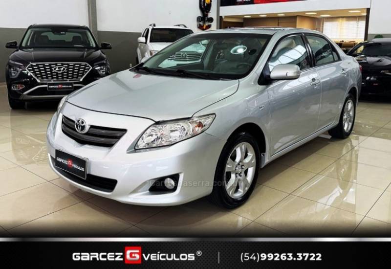 TOYOTA - COROLLA - 2008/2009 - Prata - R$ 58.900,00