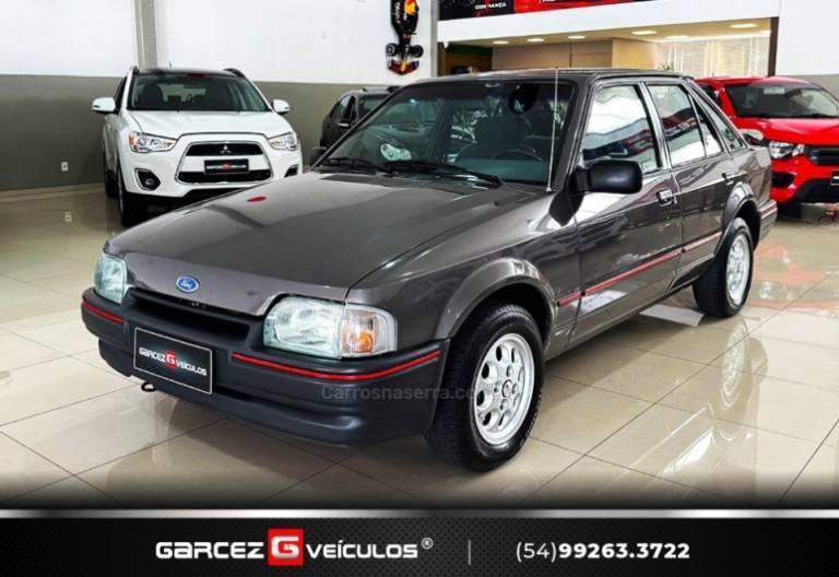FORD - ESCORT - 1992/1992 - Cinza - R$ 46.000,00