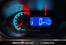CHEVROLET - ONIX - 2016/2017 - Vermelha - R$ 65.000,00