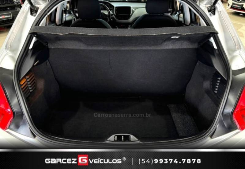 PEUGEOT - 208 - 2015/2016 - Prata - R$ 45.900,00