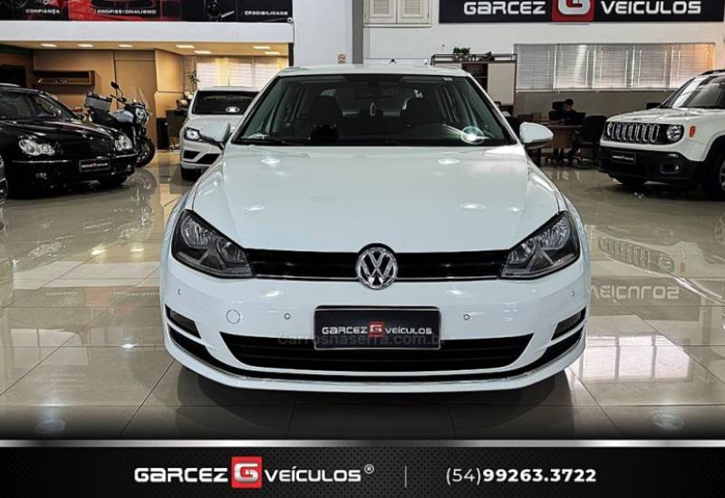 VOLKSWAGEN - GOLF - 2014/2015 - Branca - R$ 83.900,00