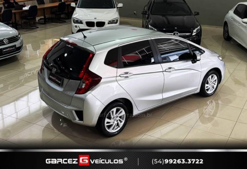HONDA - FIT - 2015/2015 - Prata - R$ 65.900,00