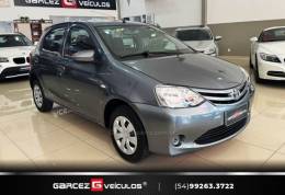 TOYOTA - ETIOS - 2015/2015 - Cinza - R$ 47.900,00
