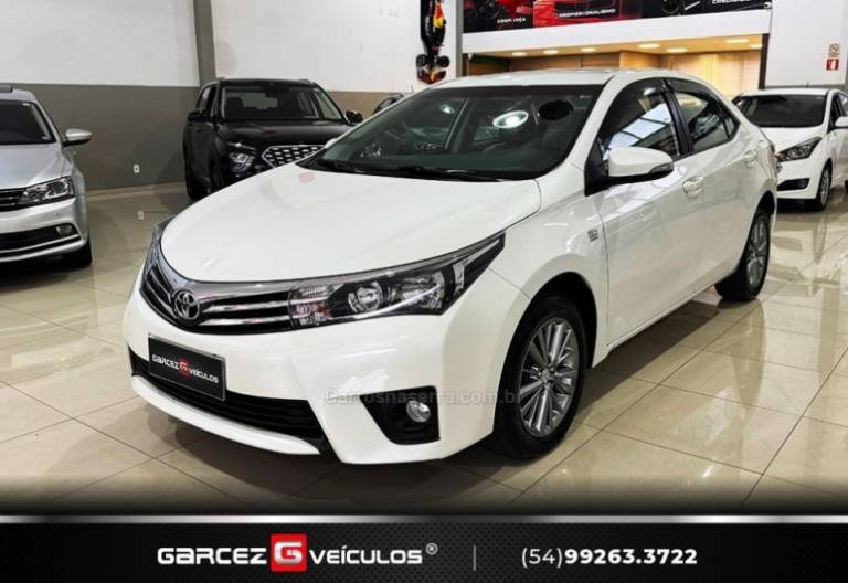 TOYOTA - COROLLA - 2015/2016 - Branca - R$ 88.000,00