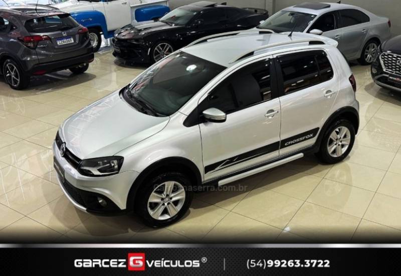 VOLKSWAGEN - CROSSFOX - 2010/2011 - Prata - R$ 45.900,00