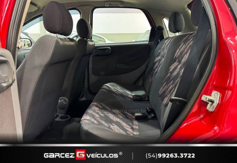 CHEVROLET - CORSA - 2003/2004 - Vermelha - R$ 23.900,00