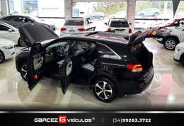 KIA MOTORS - SORENTO - 2015/2016 - Preta - R$ 119.900,00