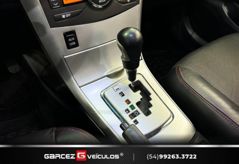 TOYOTA - COROLLA - 2013/2014 - Preta - R$ 75.900,00