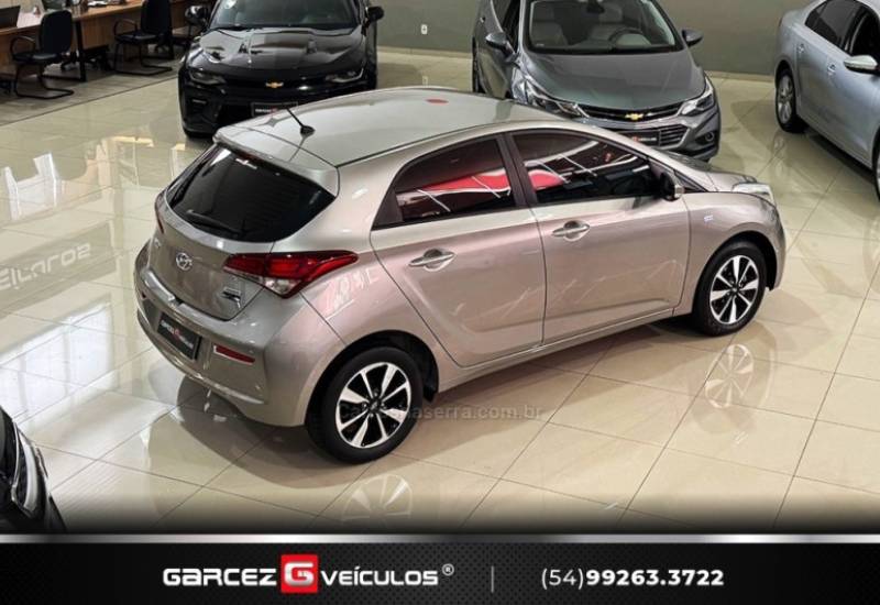 HYUNDAI - HB20 - 2016/2017 - Prata - R$ 66.500,00
