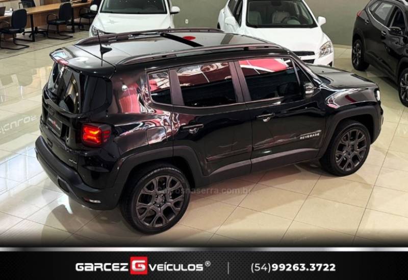 JEEP - RENEGADE - 2022/2022 - Preta - R$ 129.900,00