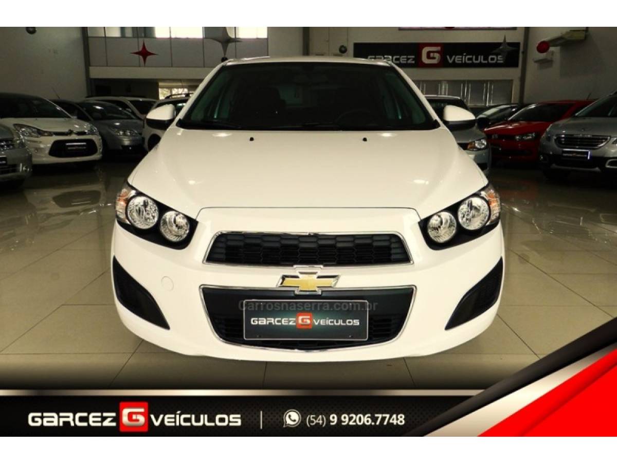 CHEVROLET - SONIC - 2013/2014 - Branca - R$ 42.900,00