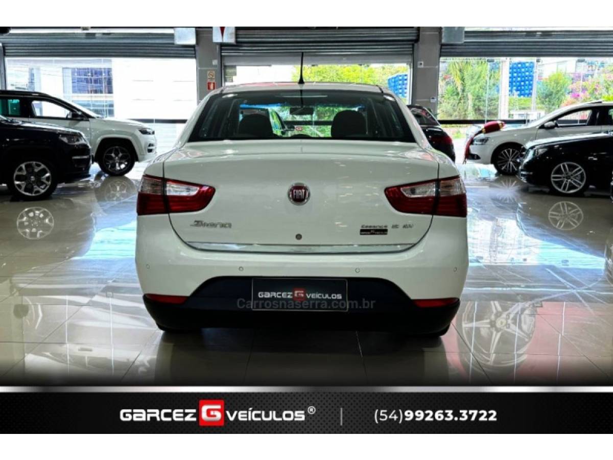 FIAT - GRAND SIENA - 2013/2014 - Branca - R$ 43.900,00