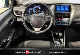 TOYOTA - YARIS - 2022/2023 - Branca - R$ 93.000,00
