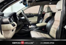 KIA MOTORS - SORENTO - 2015/2016 - Preta - R$ 119.900,00
