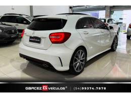 MERCEDES-BENZ - A 250 - 2014/2015 - Branca - R$ 125.000,00