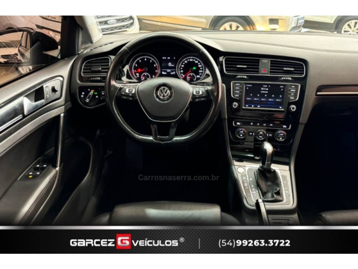 VOLKSWAGEN - GOLF - 2017/2017 - Preta - R$ 105.000,00