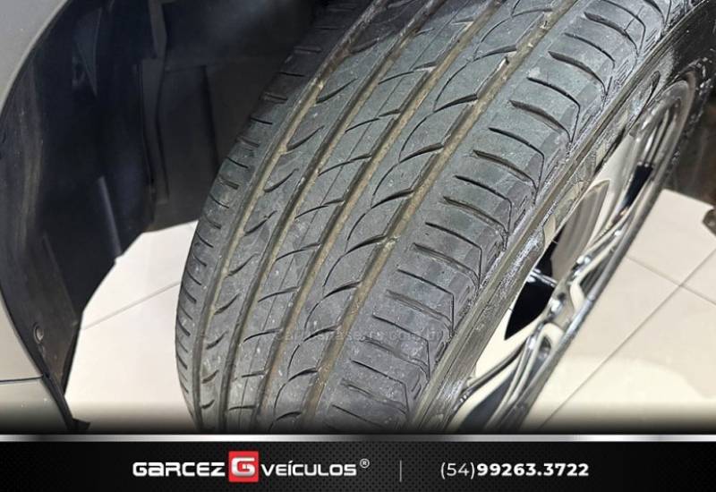 HONDA - HR-V - 2015/2016 - Cinza - R$ 85.900,00