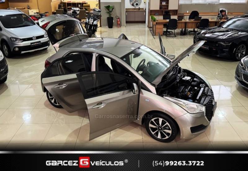 HYUNDAI - HB20 - 2016/2017 - Prata - R$ 66.500,00