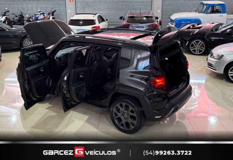 JEEP - RENEGADE - 2022/2022 - Preta - R$ 129.900,00