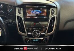 FORD - FOCUS - 2015/2015 - Branca - R$ 64.000,00