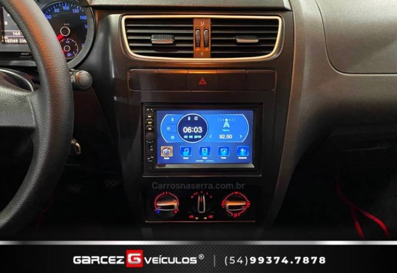 VOLKSWAGEN - FOX - 2010/2011 - Vermelha - R$ 34.900,00