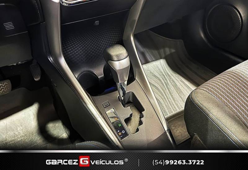 TOYOTA - YARIS - 2021/2022 - Cinza - R$ 84.900,00