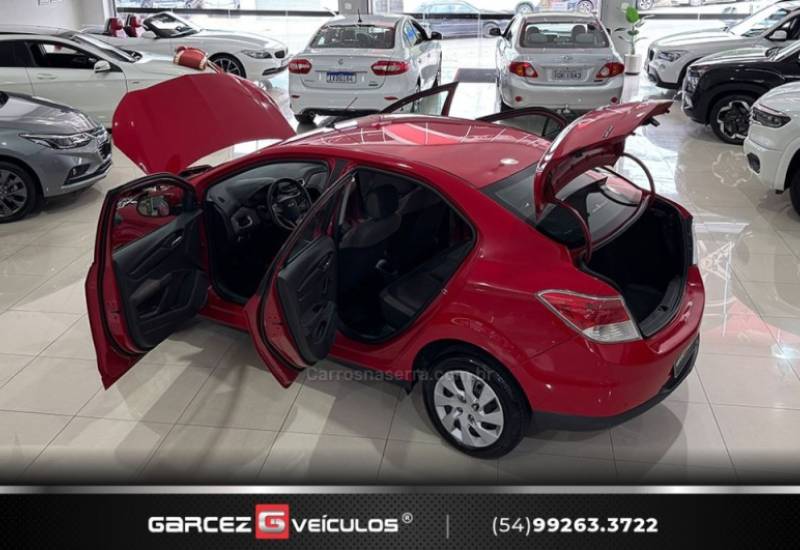 CHEVROLET - PRISMA - 2015/2015 - Vermelha - R$ 51.000,00