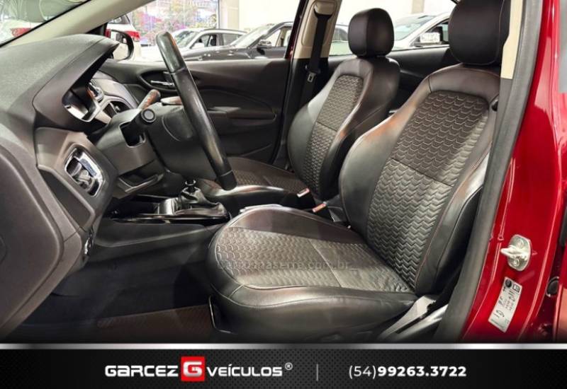 CHEVROLET - ONIX - 2016/2017 - Vermelha - R$ 65.000,00