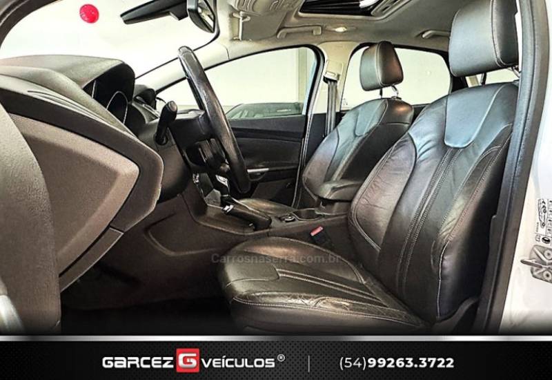 FORD - FOCUS - 2015/2015 - Branca - R$ 64.000,00