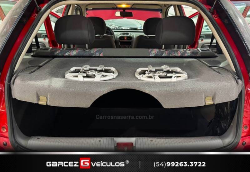CHEVROLET - CORSA - 2003/2004 - Vermelha - R$ 23.900,00