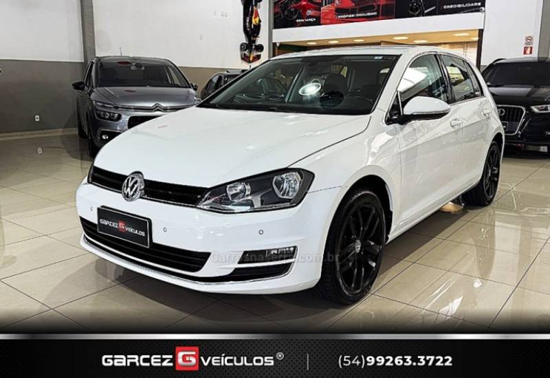 VOLKSWAGEN - GOLF - 2014/2015 - Branca - R$ 83.900,00