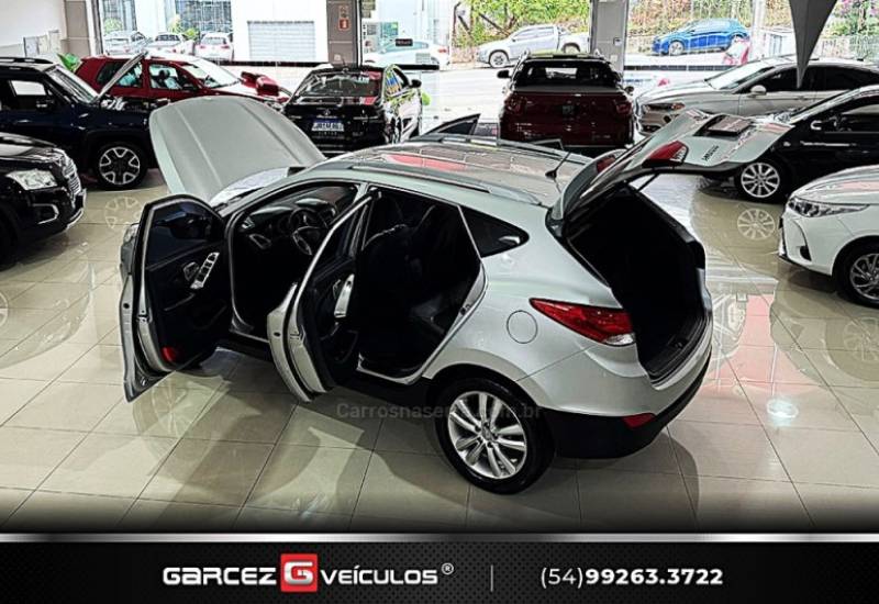 HYUNDAI - IX35 - 2010/2011 - Prata - R$ 57.900,00