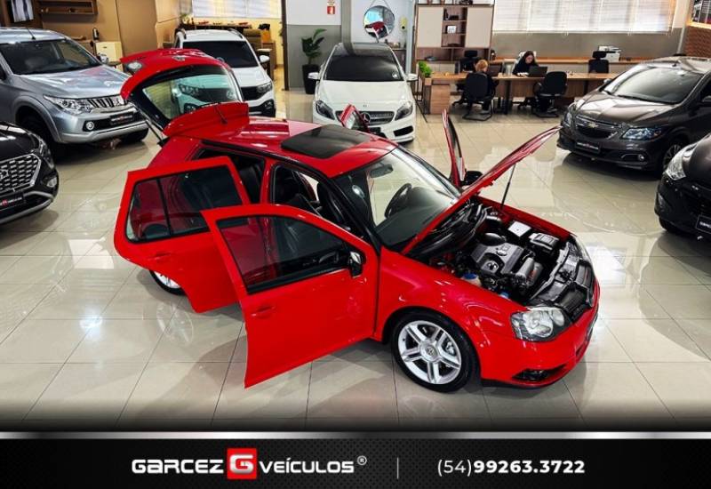 VOLKSWAGEN - GOLF - 2008/2009 - Vermelha - R$ 85.000,00