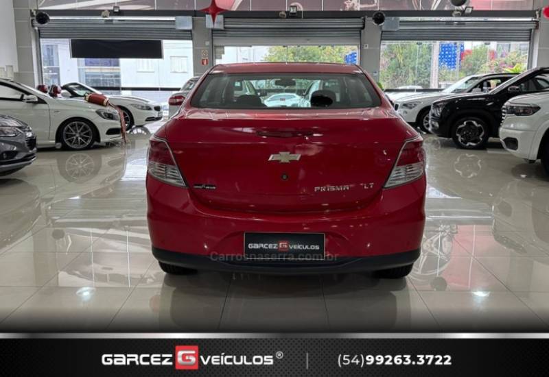 CHEVROLET - PRISMA - 2015/2015 - Vermelha - R$ 51.000,00