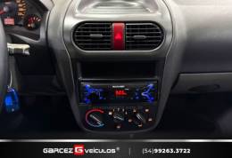 CHEVROLET - CORSA - 2003/2004 - Vermelha - R$ 23.900,00