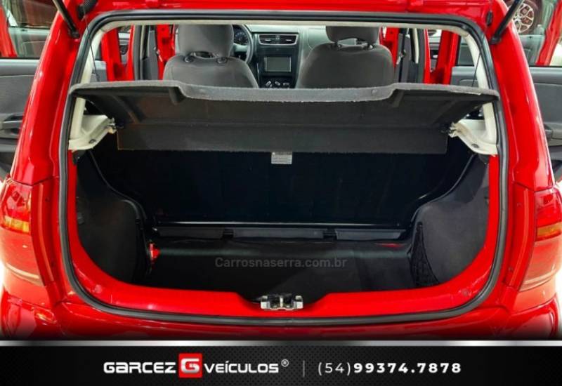 VOLKSWAGEN - FOX - 2010/2011 - Vermelha - R$ 34.900,00