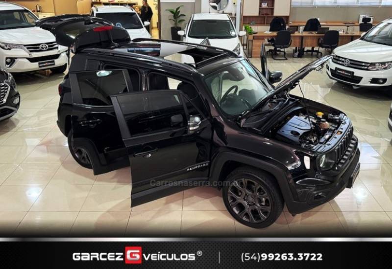 JEEP - RENEGADE - 2022/2022 - Preta - R$ 129.900,00