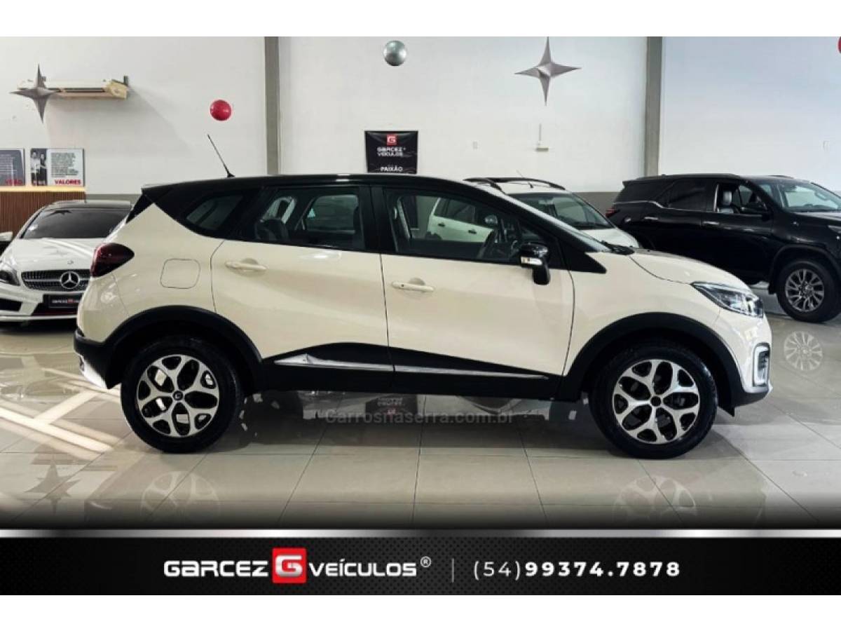 RENAULT - CAPTUR - 2017/2018 - Branca - R$ 74.900,00