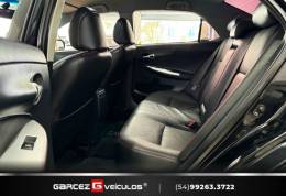 TOYOTA - COROLLA - 2013/2014 - Preta - R$ 75.900,00