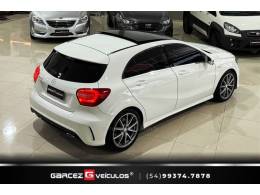 MERCEDES-BENZ - A 250 - 2014/2015 - Branca - R$ 125.000,00