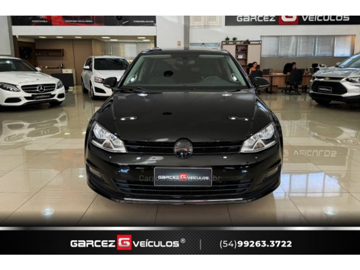 VOLKSWAGEN - GOLF - 2017/2017 - Preta - R$ 105.000,00