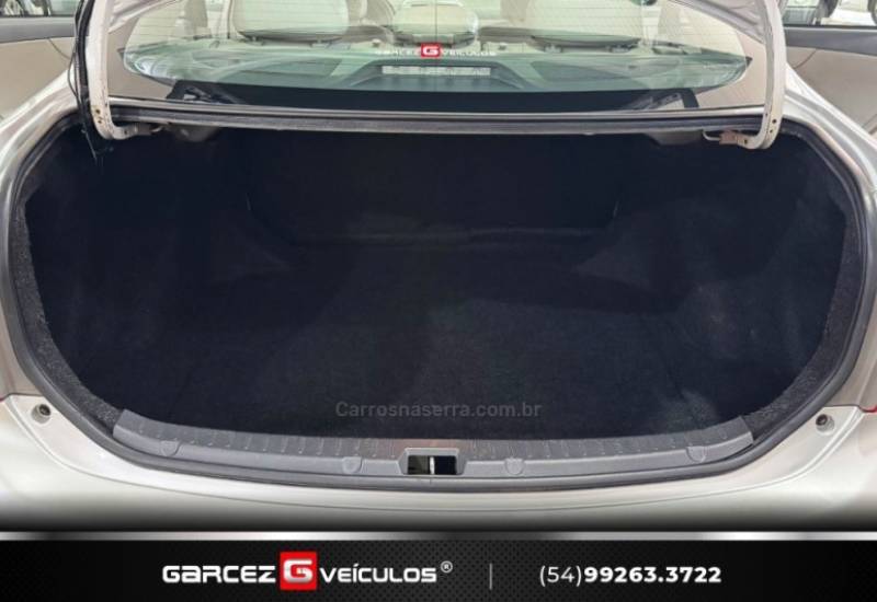 TOYOTA - COROLLA - 2009/2010 - Prata - R$ 58.900,00