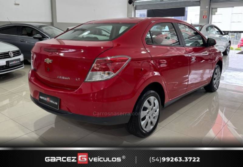 CHEVROLET - PRISMA - 2015/2015 - Vermelha - R$ 51.000,00