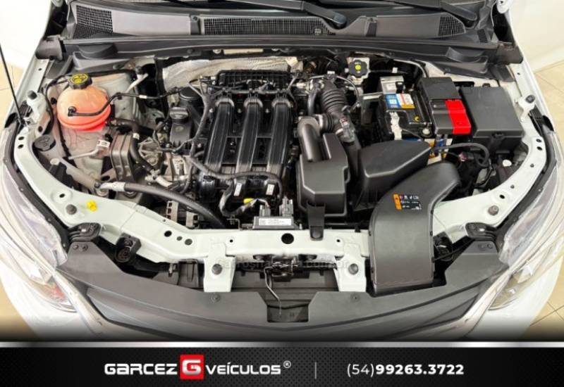 CHEVROLET - ONIX - 2022/2023 - Branca - R$ 72.000,00