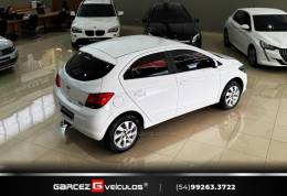 CHEVROLET - ONIX - 2015/2016 - Branca - R$ 55.900,00