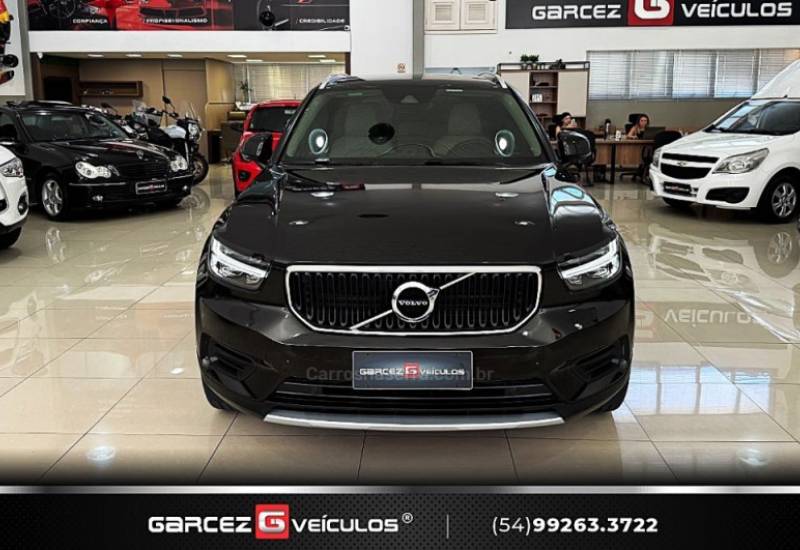 VOLVO - XC 40 - 2020/2020 - Preta - R$ 152.000,00