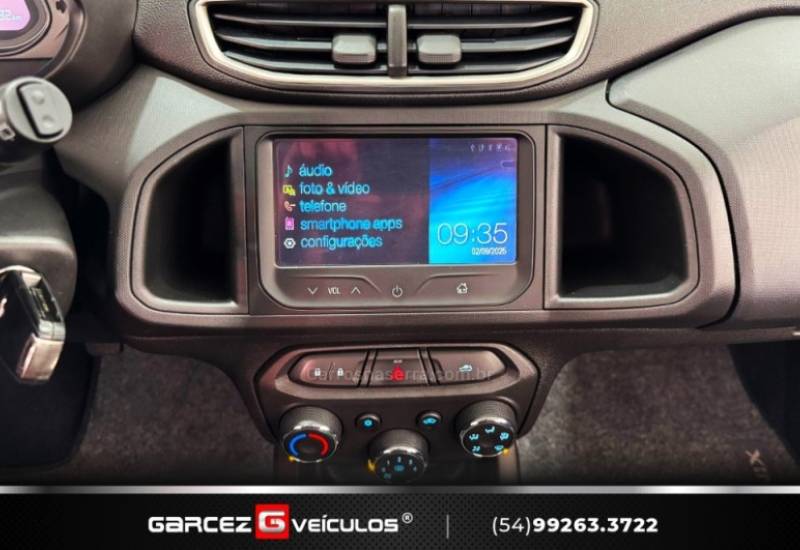 CHEVROLET - ONIX - 2015/2016 - Branca - R$ 55.900,00