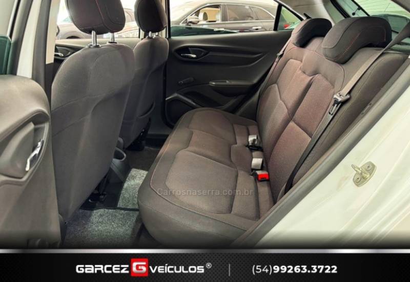 CHEVROLET - ONIX - 2015/2016 - Branca - R$ 55.900,00